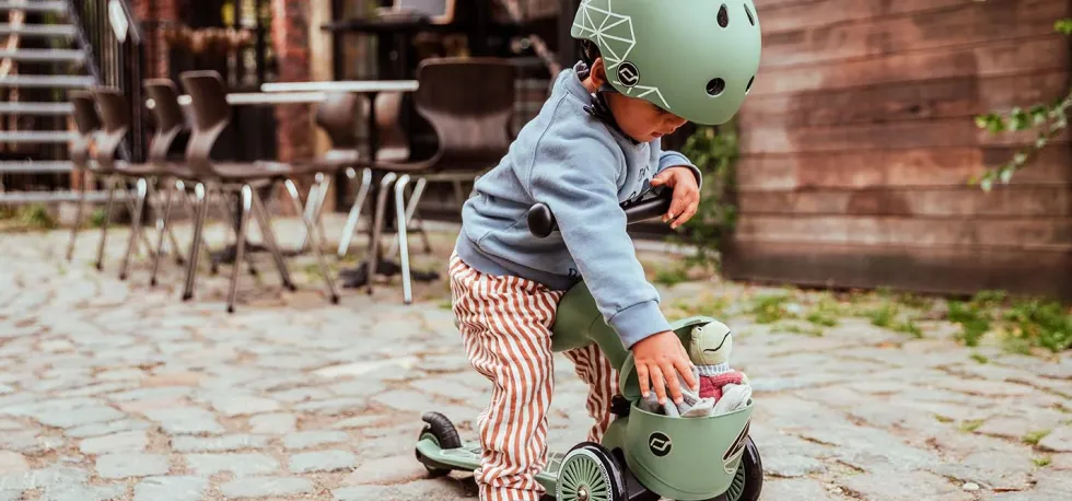 Helm 'Graphics' Green lines