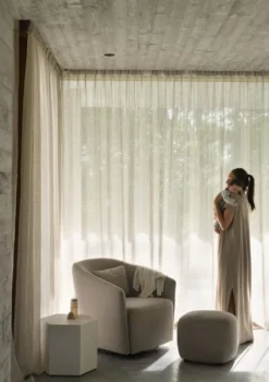 Hocker 'Gomi' Mohair Latte