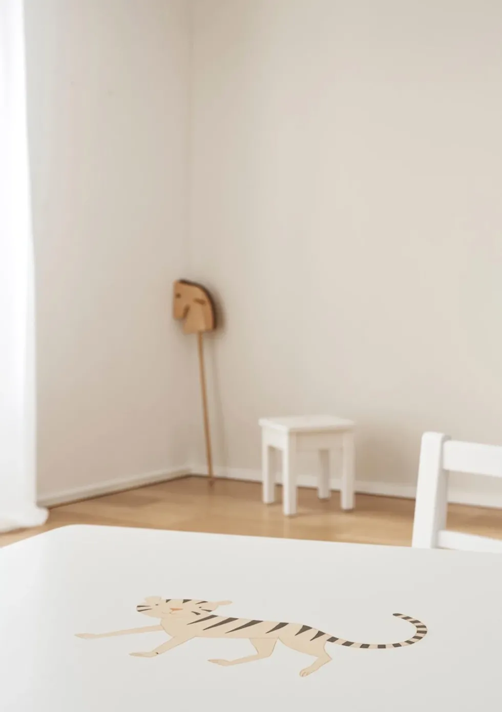 Kindertisch weiß handbemalt
