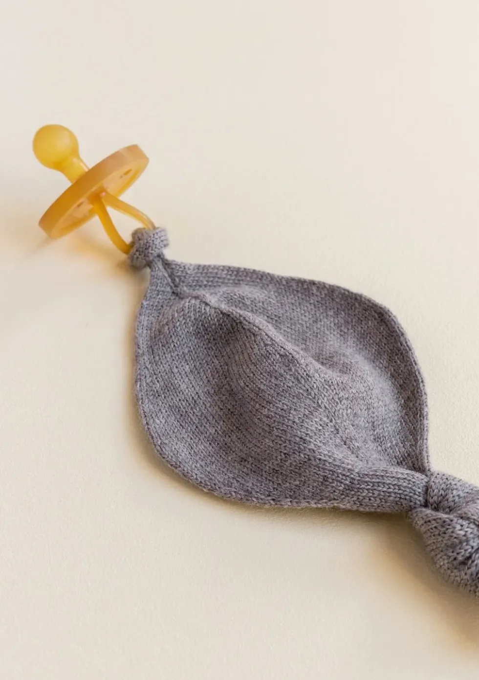 Merino Strick-Schnullertuch 'Titi Comforter' otter