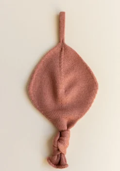 Merino Strick-Schnullertuch 'Titi Comforter' brick