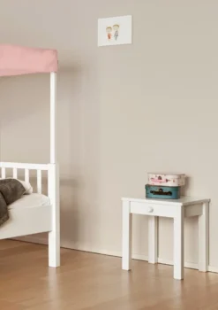 Nachttisch hellblau